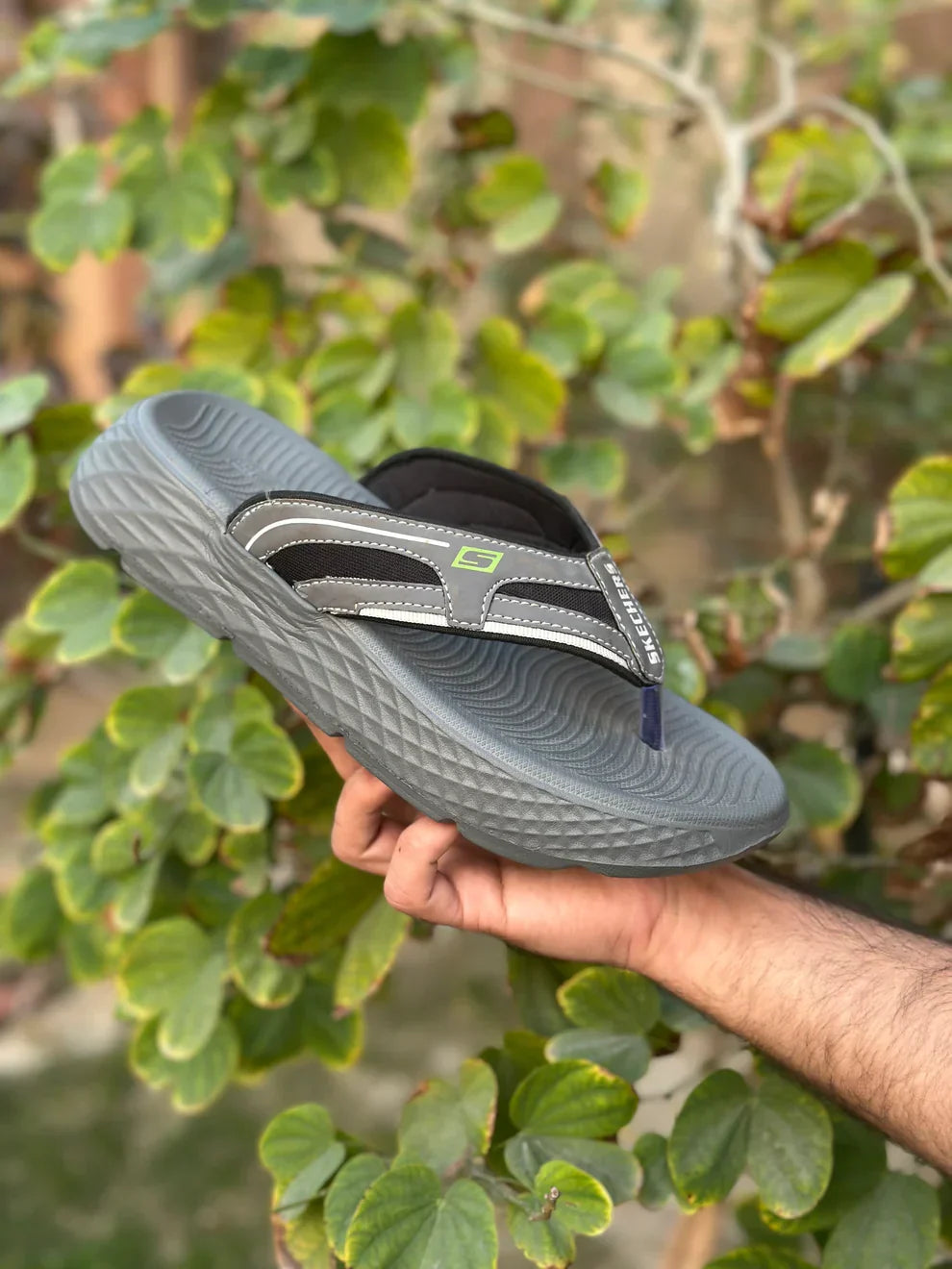 Skechers Flip-Flop Slides