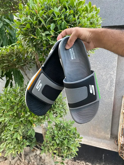Skecher OG Slides - Eaze